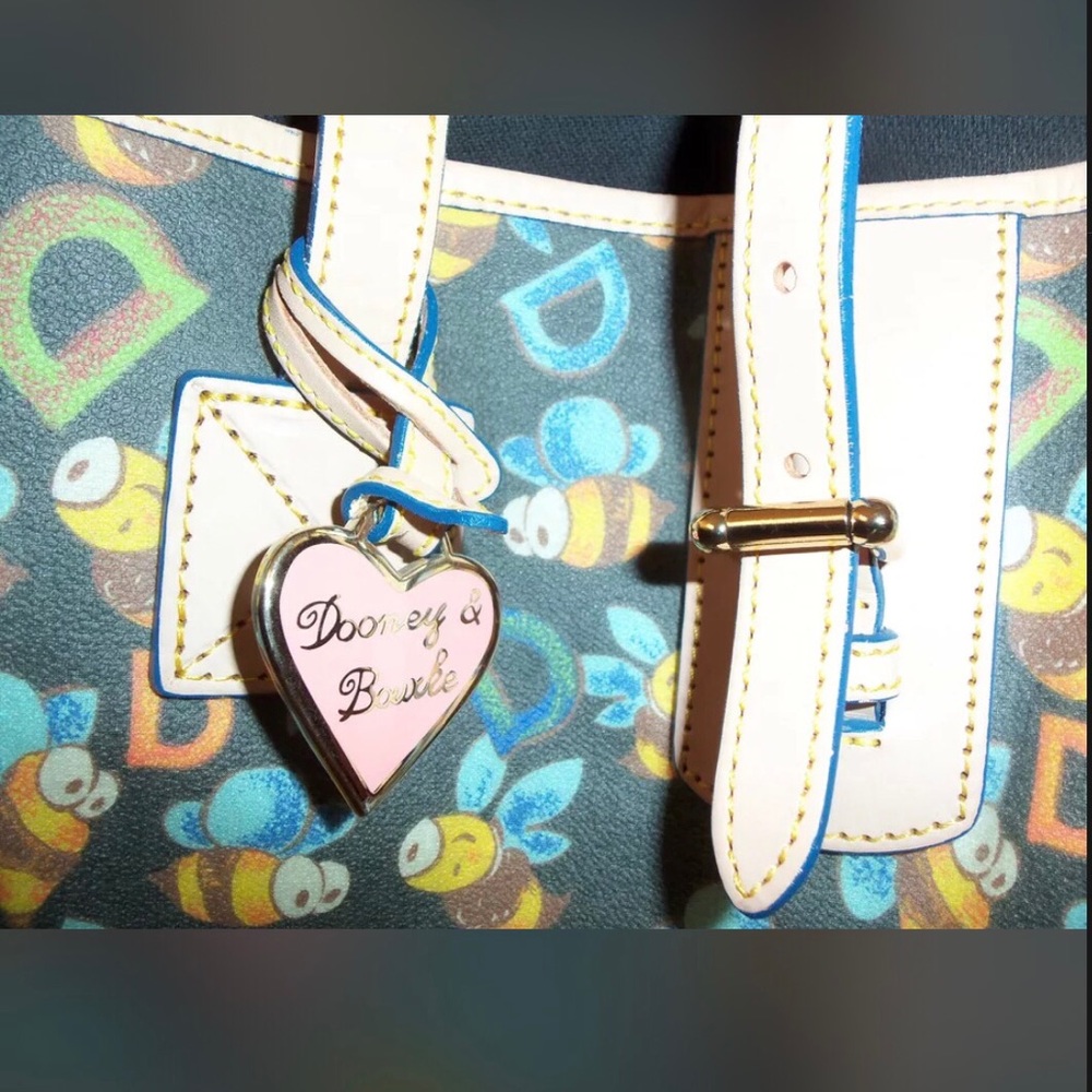 🐝Big! Huge! DOONEY BOURKE Beautiful Tote Bag D's & Bees RARE 20Wx 15Hx 7.25D - Picture 6 of 13